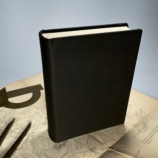 Wanderbüchlein Nabuka stehend