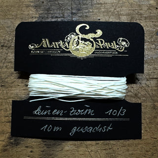 weißer 10/3er Zwirn auf Karte gewickelt