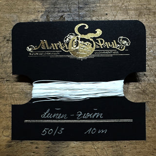 weißer 18/3er Zwirn auf Karte gewickelt